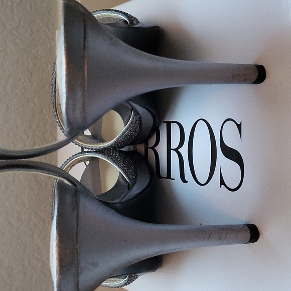 Metallic platforms - Picture 4 of 5